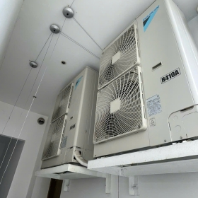 Máy Lạnh Thanh Lý BZ68