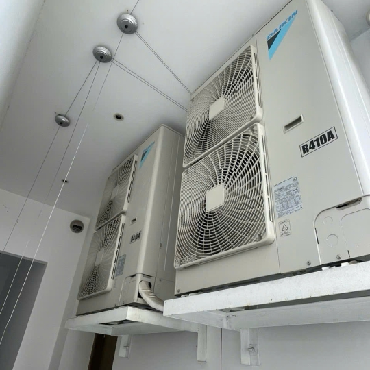 Máy Lạnh Thanh Lý BZ68
