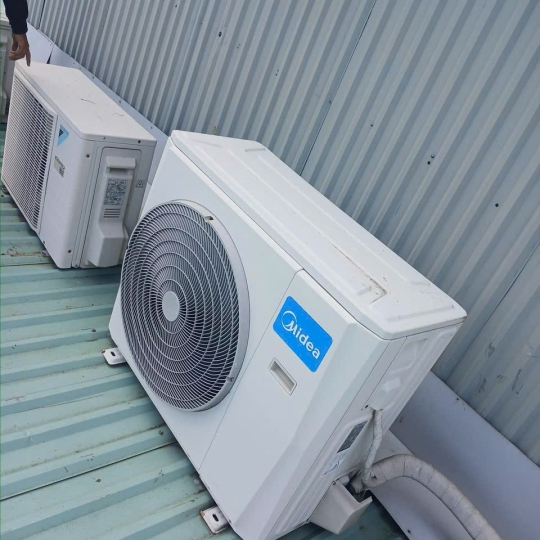 Máy Lạnh Thanh Lý BZ24